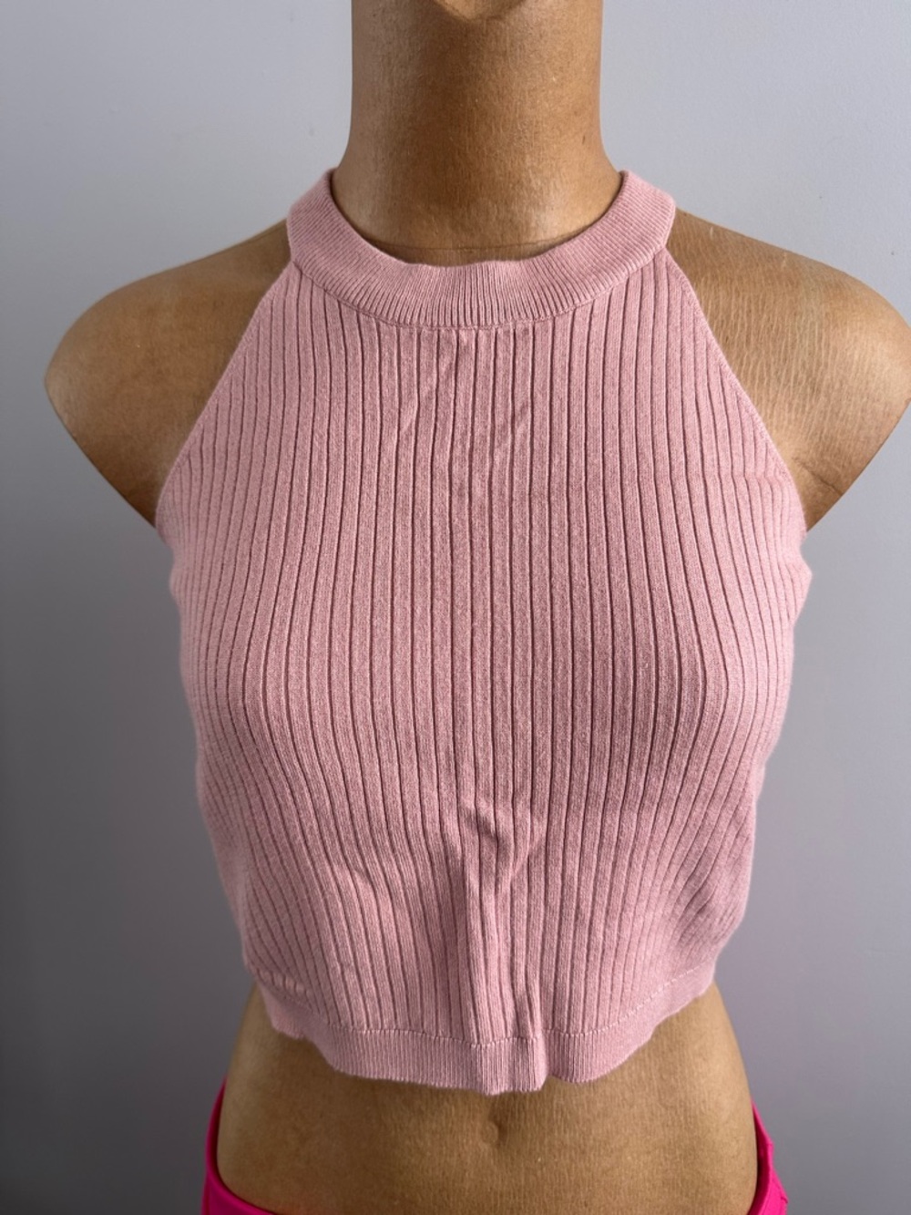 NA-KD Ribbed Halter Crop Tank Top